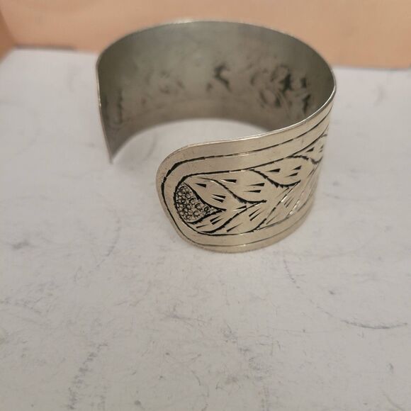 Navajo Silver Cuff Bracelet - Picture 3 of 5